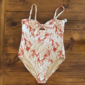 NWT Old Navy swim suit - XL